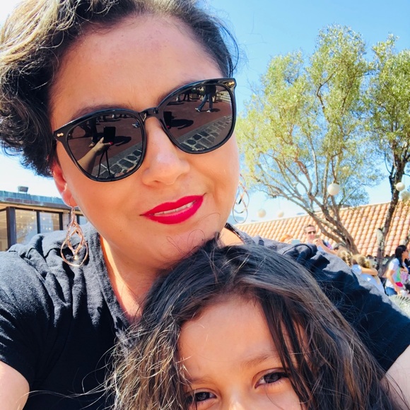 Meet your Posher, Patty - Picture 1 of 1